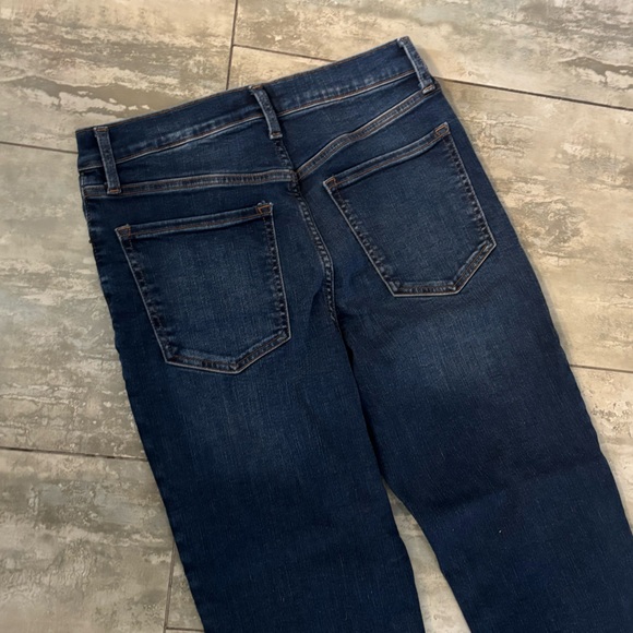 Like new Banana Republic cropped button fly bootcut jeans. Size 29/8 - Picture 4 of 7